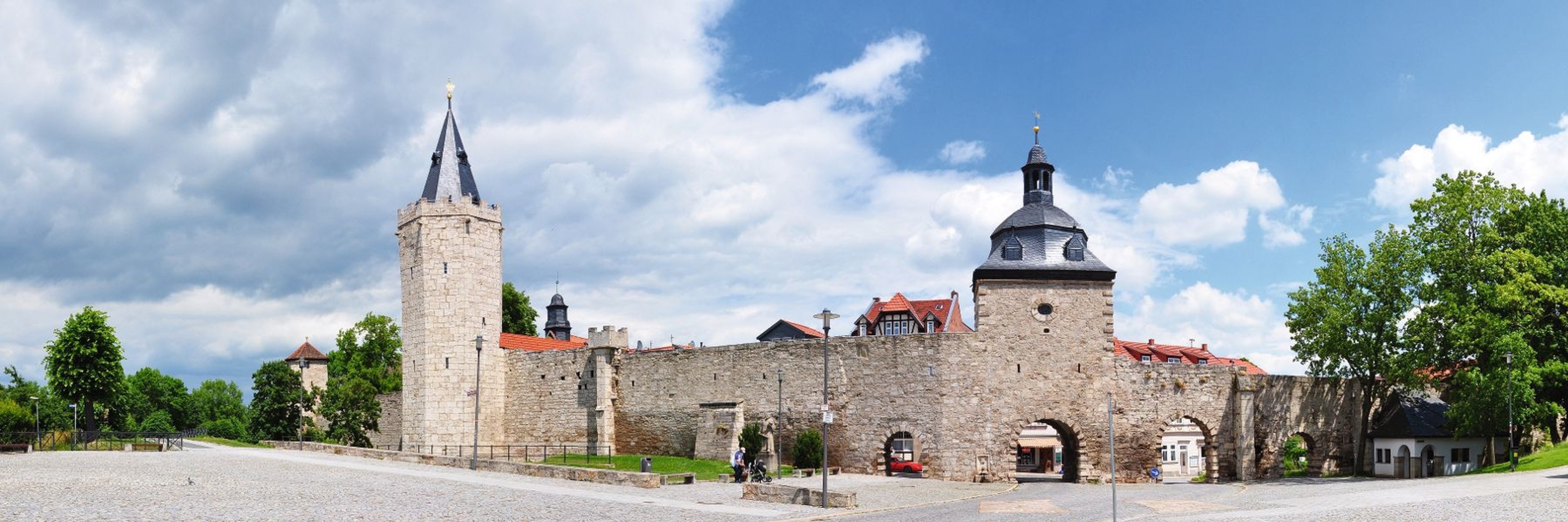 Mühlhausen - Stadtmauer mit Rabenturm und Frauentor